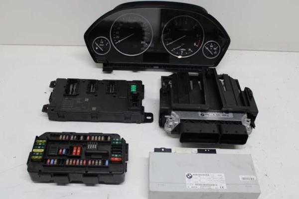 BOITIER + COMPTEUR + BOITE A FUSIBLE  BMW SERIE 3 F31 - Vue 1